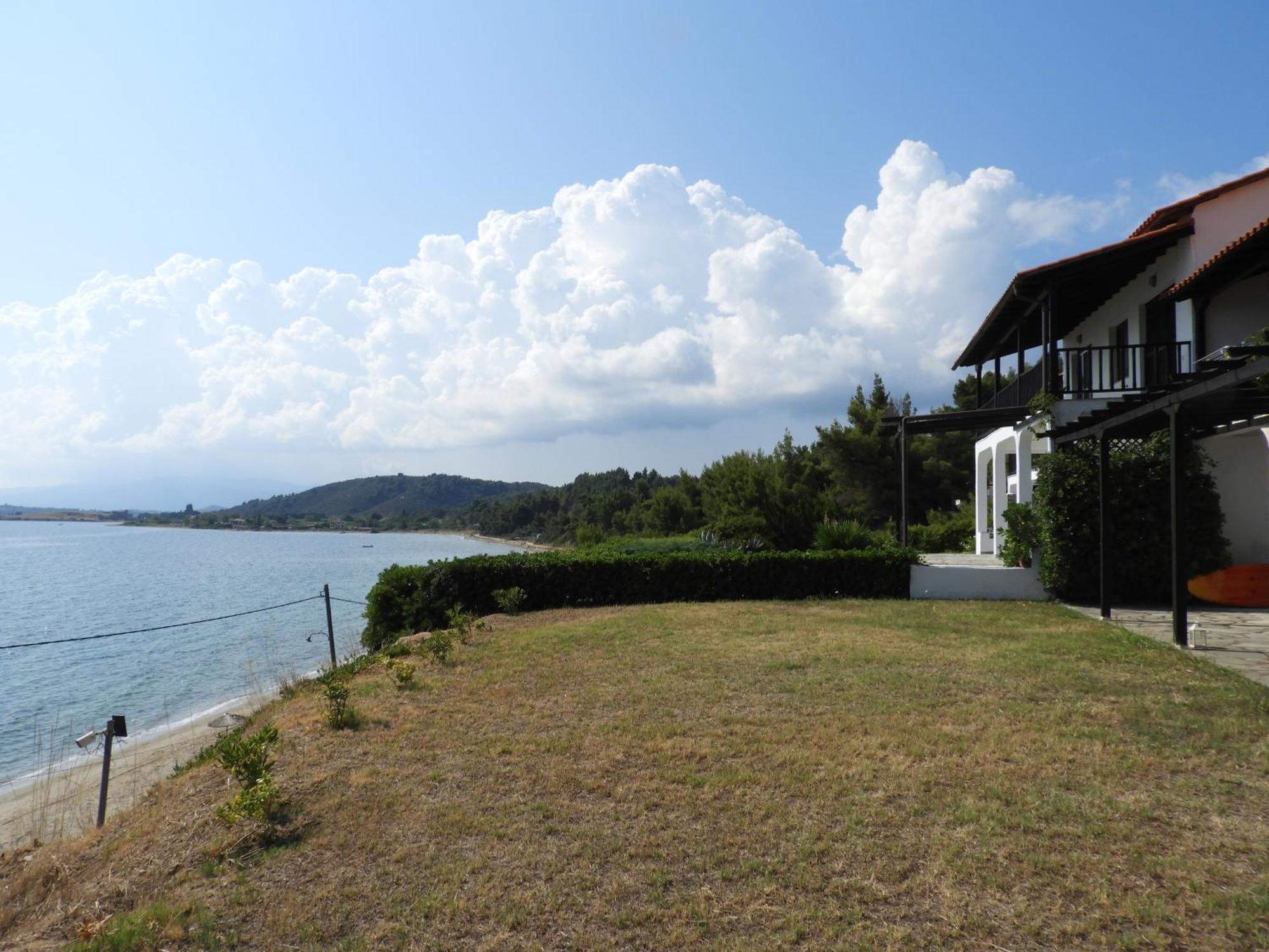 Sangue Blu Beachfront Villa Apartment 아이오스 니콜라오스 외부 사진